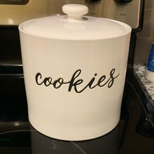 Threshold cookie canister